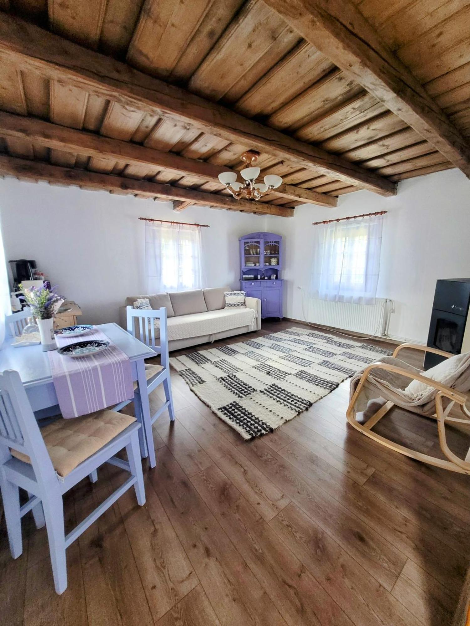 Casa Cu Lavanda Petroşani Exterior foto
